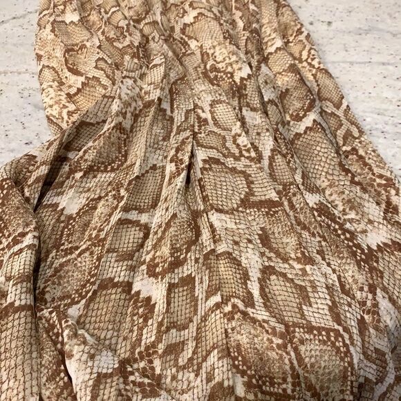 Pleated Midi Skirt - Picture 6 of 7